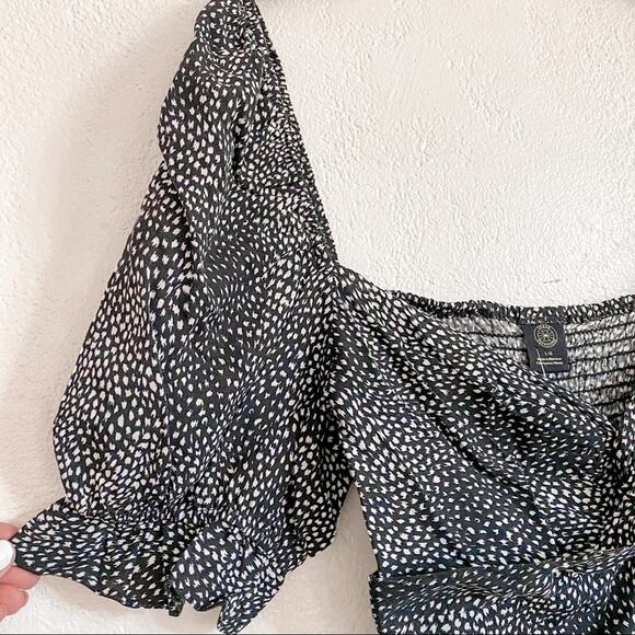 Urban Outfitters Twist Front Puff Sleeve Blouse Size Large - Picture 5 of 12